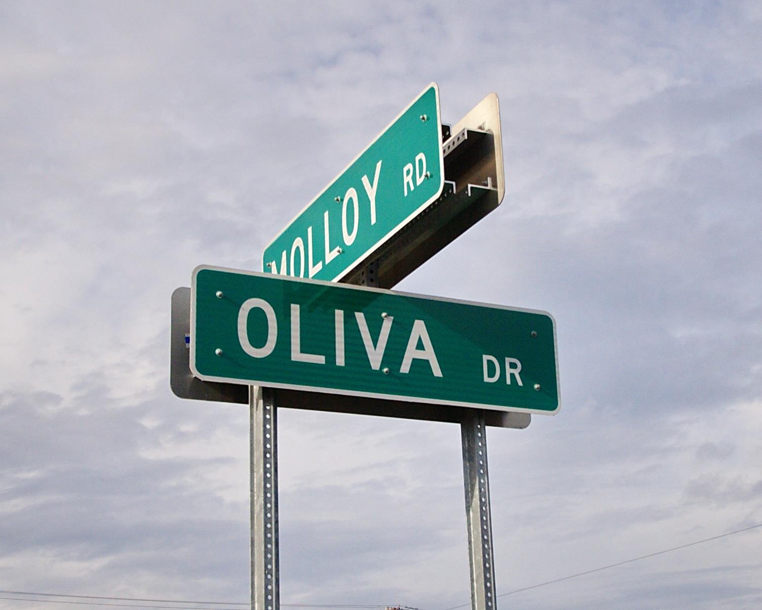Oliva Sign
